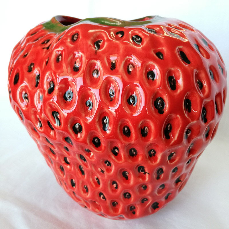 DESPOTS Strawberry Flowervas/デスポッツ いちご型フラワーベースSサイズ